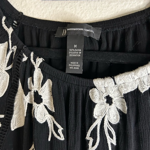 INC International Concepts Black and White Off-Shoulder Bell Sleeve Blouse - Picture 2 of 5